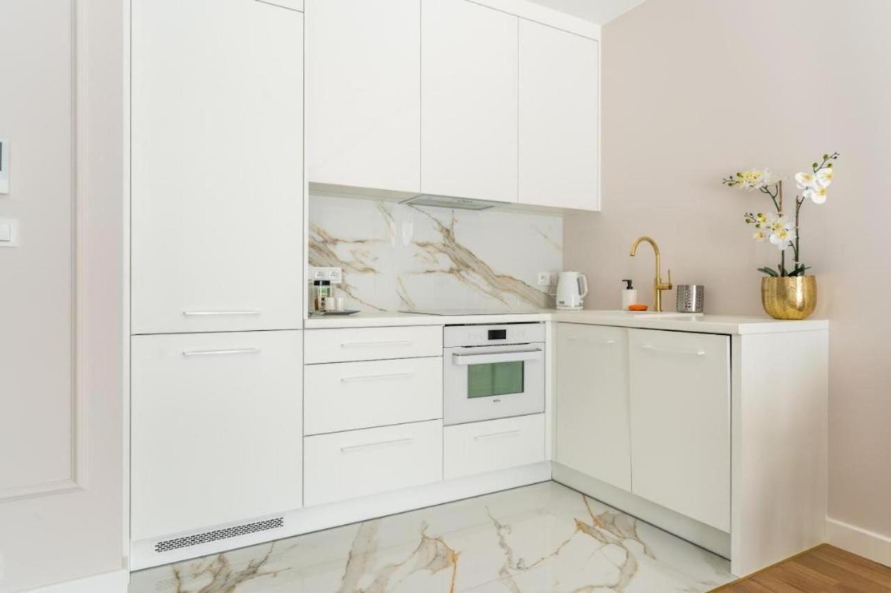 Apartament Mennica Residence - Golden Apartments - Comfortable And Stylish Варшава Экстерьер фото